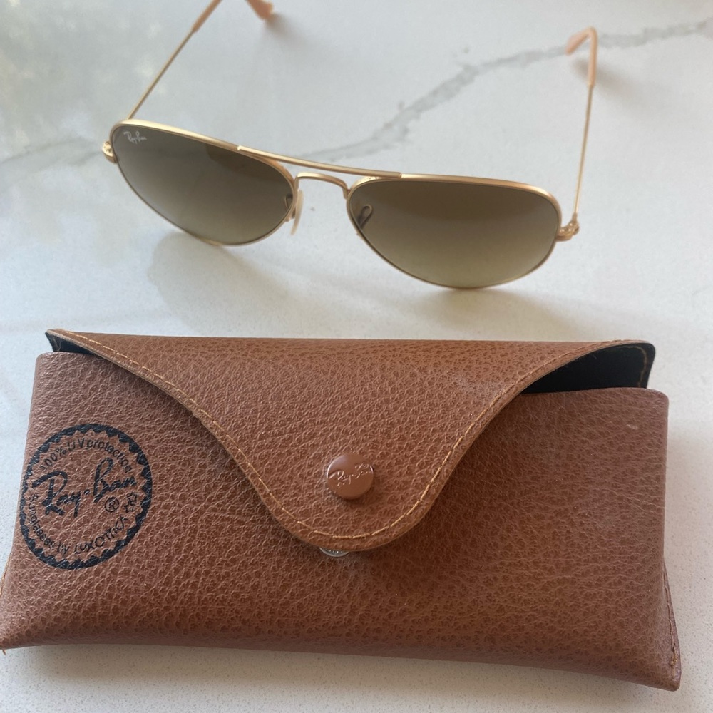 Ray-Ban Aviators - Picture 5 of 8